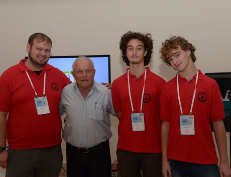 שר הרווחה - חיים כץ וחניכי הדסה נעורים