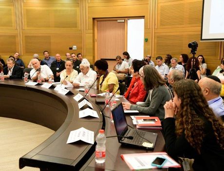 ד''ר תמר רובינשטיין, יגאל דקל, פרופ׳ רבקה לזובסקי, נתמר הילל , יצחק רזין, ד''ר אילנה טישלר, אלי רזין וד''ר ויקטור וייס